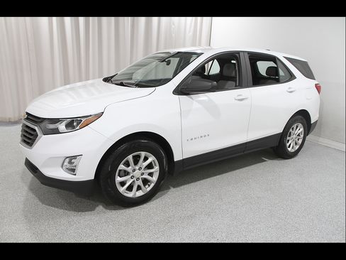 Used 2020 Chevrolet Equinox LS FWD image 3