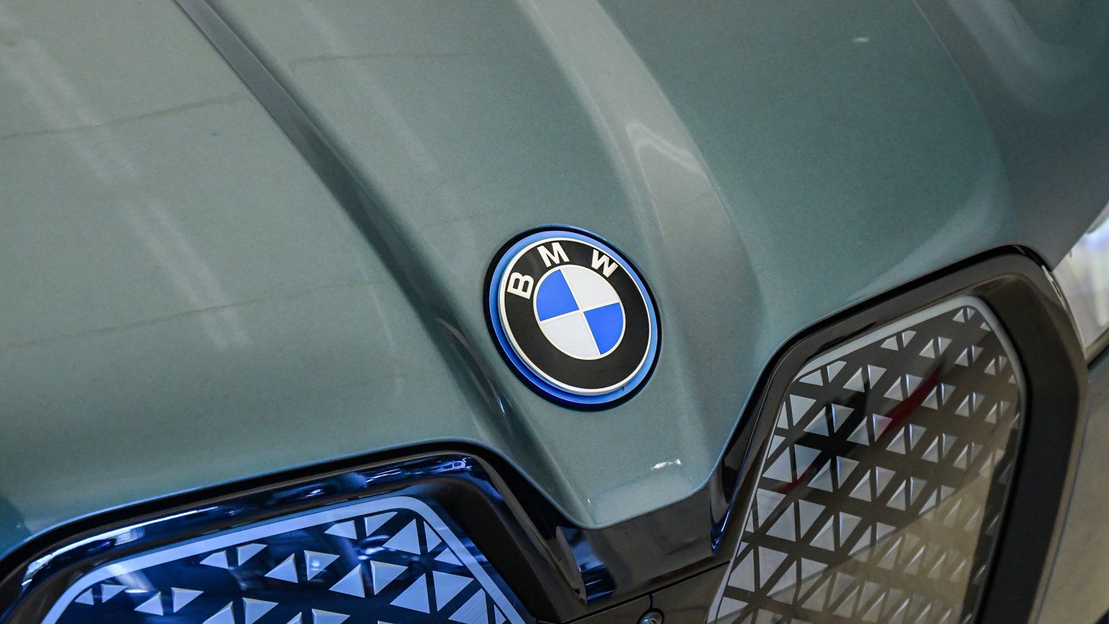 Used 2024 BMW iX xDrive50 AWD/4WD image 8