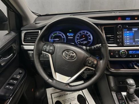 Used 2018 Toyota Highlander Limited Platinum AWD/4WD image 15