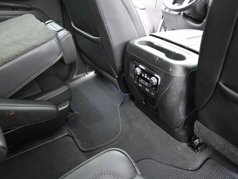 Used 2023 GMC Yukon XL Denali w/ Denali Reserve Package image 28