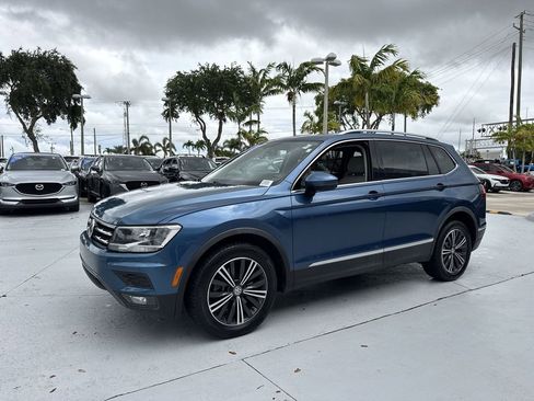Used 2018 Volkswagen Tiguan SE AWD/4WD image 28