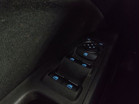 Used 2020 Ford Fusion SE image 27