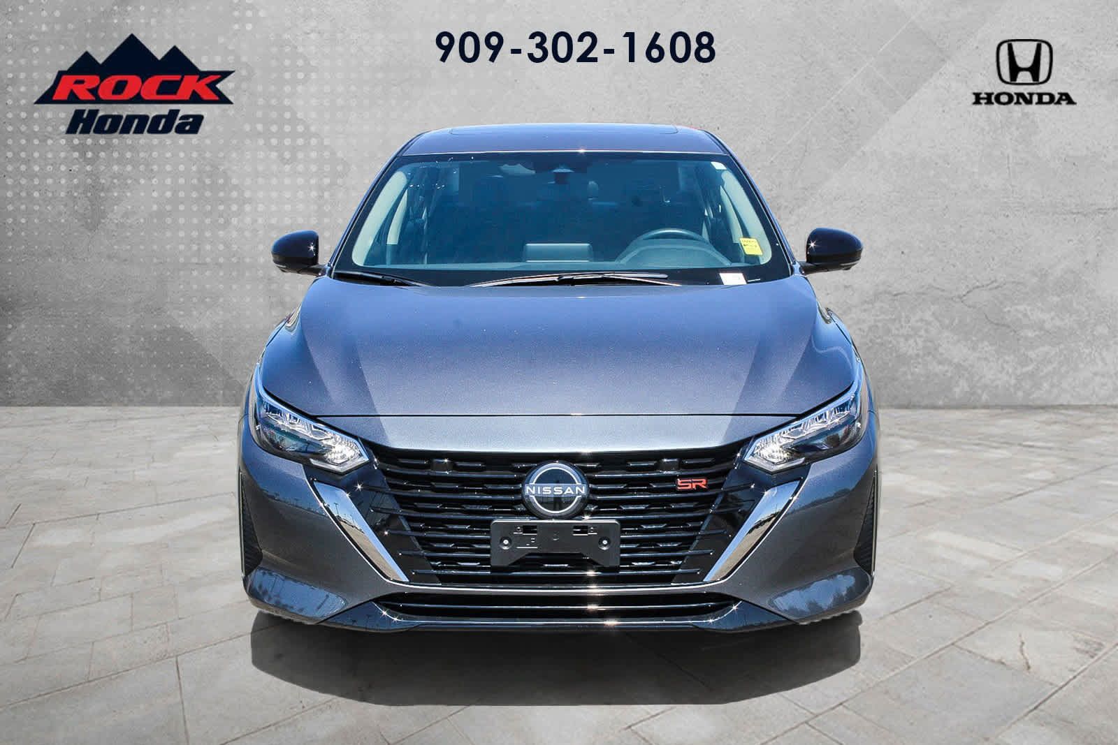 Used 2025 Nissan Sentra SR w/ SR Premium Package FWD image 2