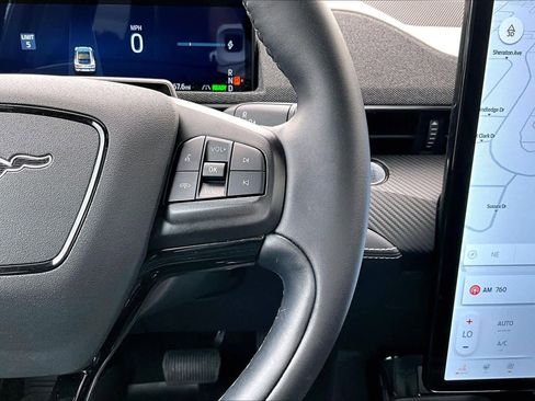 Used 2025 Ford Mustang Mach-E Premium image 24