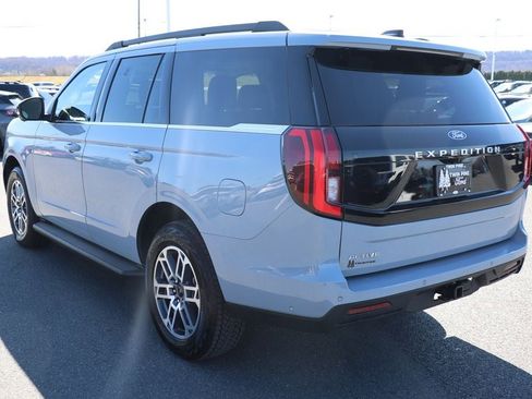 Used 2025 Ford Expedition Active image 6