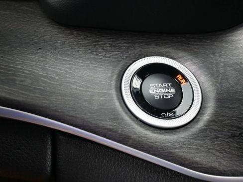 Used 2025 Jeep Grand Cherokee L Limited w/ Black Appearance Package image 22