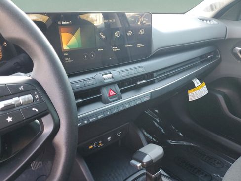 Certified 2025 Kia K4 LXS image 24