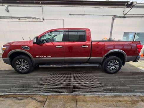 Used 2018 Nissan Titan Platinum Reserve w/ Platinum Utility Package image 2