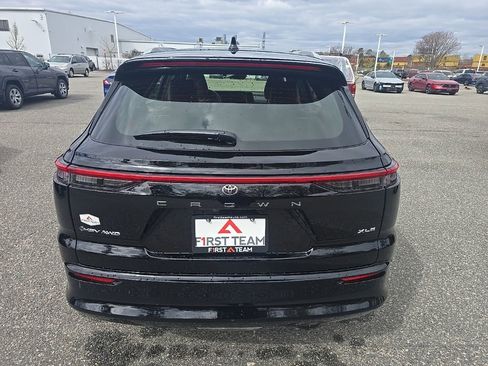 Certified 2025 Toyota Crown Signia image 6