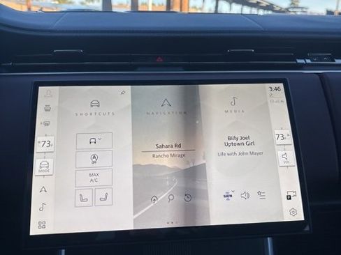 Used 2025 Land Rover Range Rover Long Wheelbase Autobiography image 12