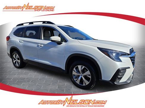 Used 2024 Subaru Ascent Premium w/ Convenience Package image 1