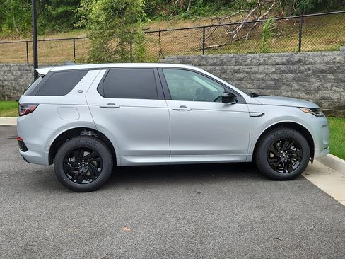 Used 2025 Land Rover Discovery Sport S image 11