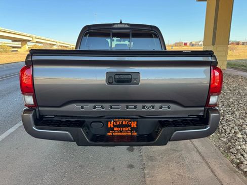 Used 2020 Toyota Tacoma SR image 4