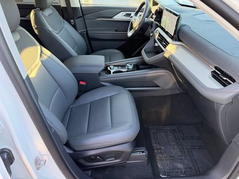 New 2026 Ford Explorer Active w/ Active Comfort Package RWD image 10