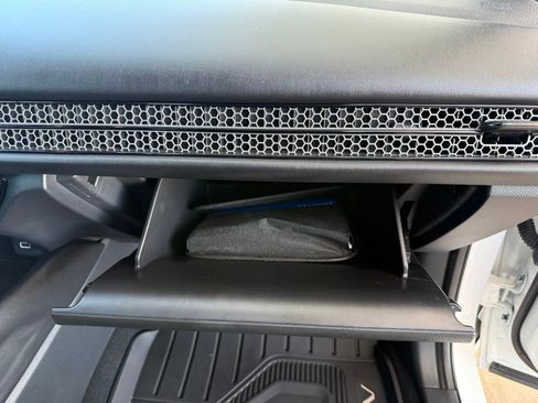 Certified 2025 Honda HR-V Sport image 32