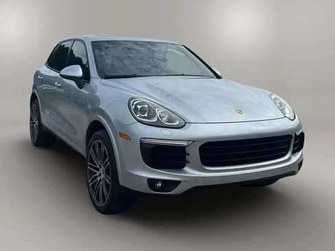 Used 2017 Porsche Cayenne AWD/4WD image 4