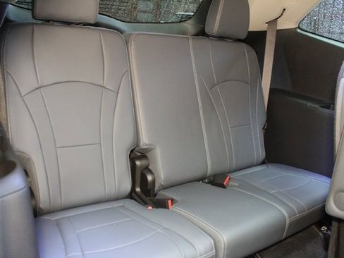 Used 2021 Buick Enclave Essence w/ Sun And Navigation Package image 12