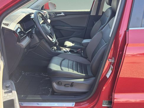 Used 2023 Volkswagen Taos SEL image 19