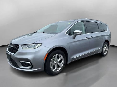 Used 2021 Chrysler Pacifica Limited w/ Premium & Safety Sphere Group AWD/4WD image 5