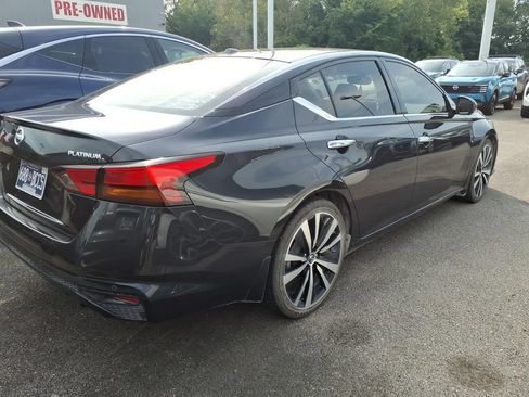Used 2020 Nissan Altima 2.5 Platinum FWD image 2