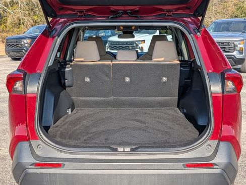 Used 2019 Toyota RAV4 LE image 30