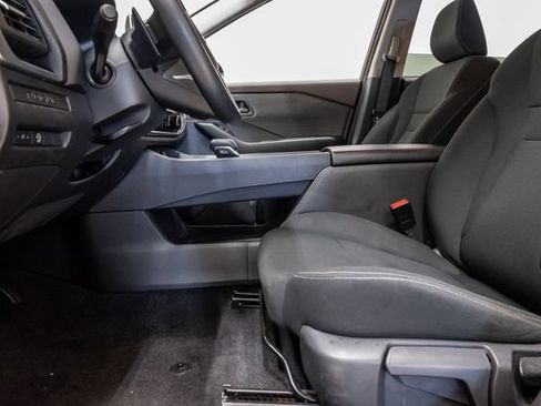 Used 2023 Nissan Rogue S FWD image 11