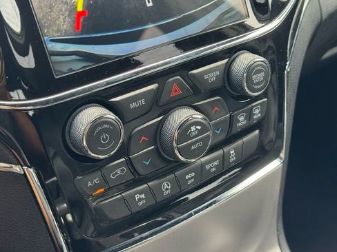 Used 2019 Jeep Grand Cherokee Limited RWD image 24