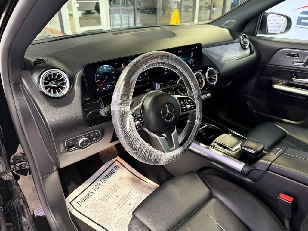 Used 2023 Mercedes-Benz GLA 250 4MATIC w/ Premium Package image 27