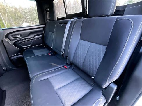 Used 2019 Nissan Titan SV w/ SV Convenience Package image 20