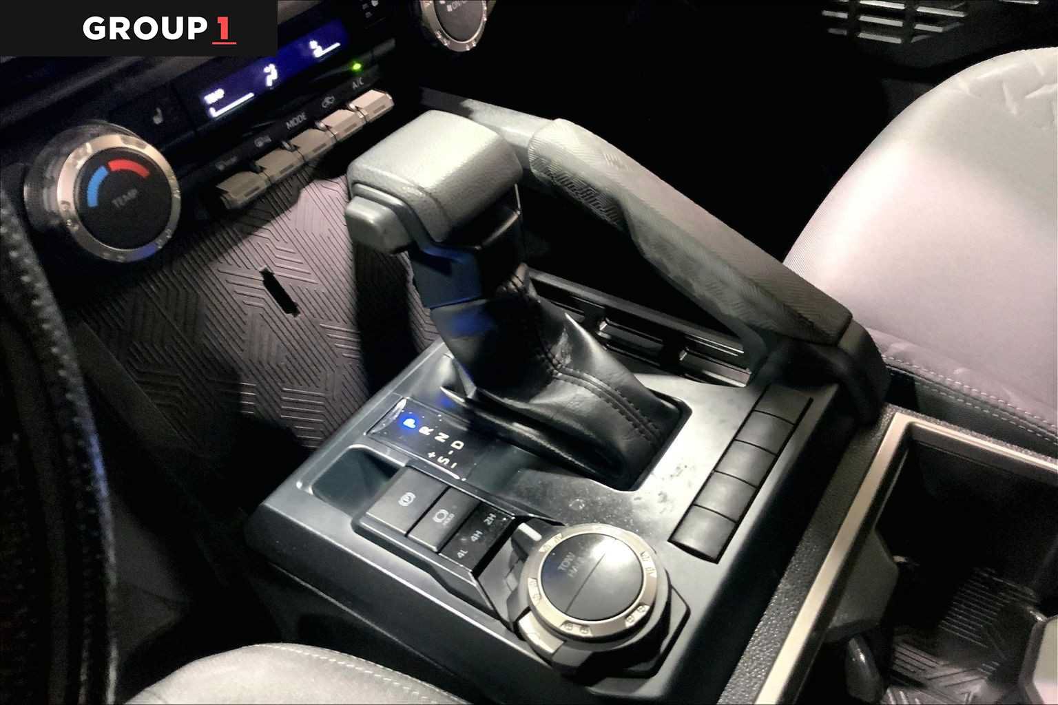 Certified 2025 Toyota Tacoma SR5 AWD/4WD image 17