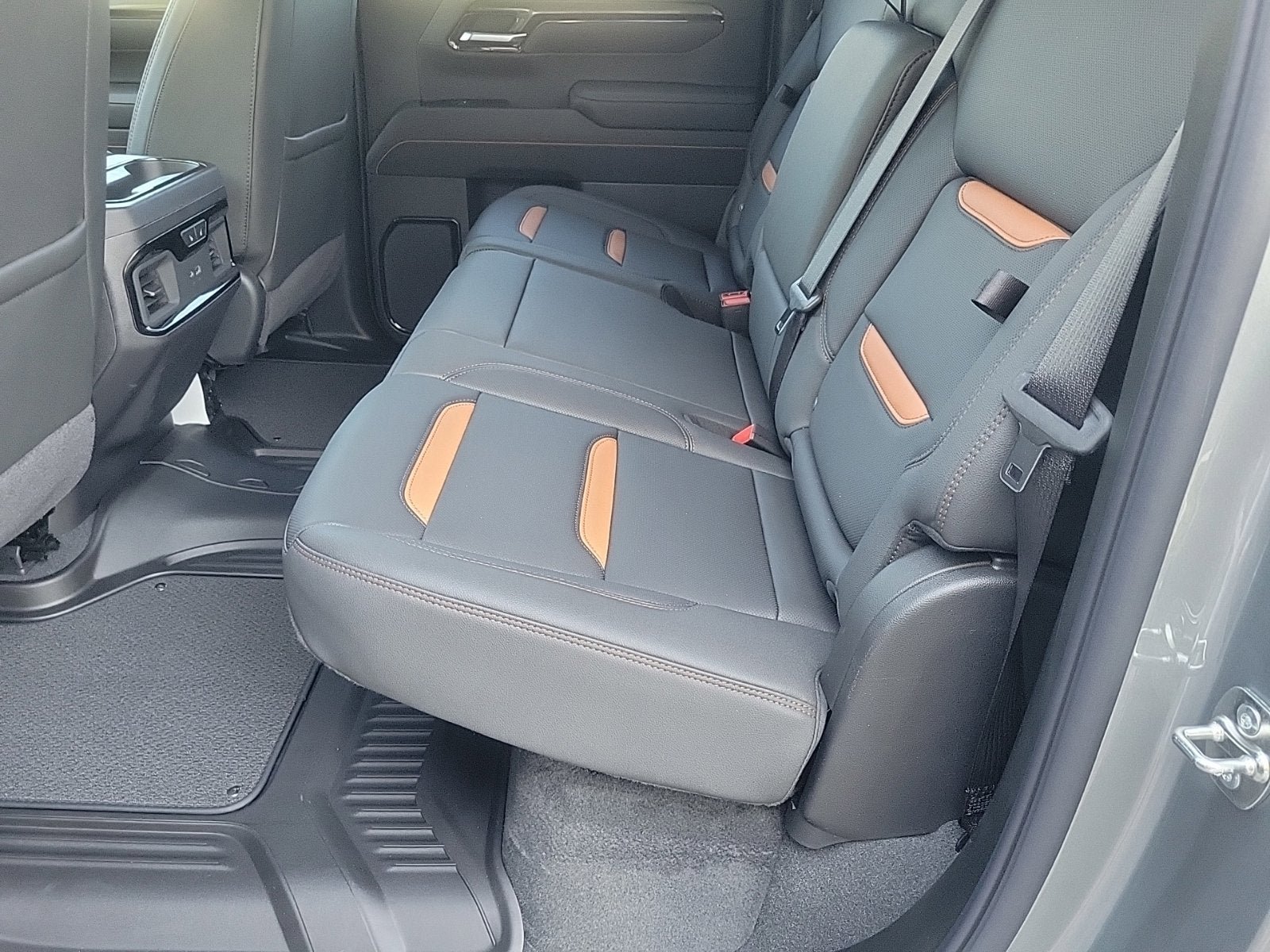 New 2026 GMC Sierra 1500 AT4 w/ AT4 Premium Package AWD/4WD image 11