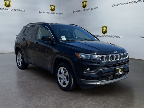 Used 2023 Jeep Compass Latitude w/ Convenience Group AWD/4WD image 7