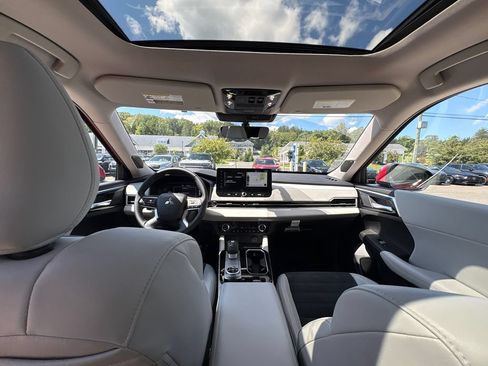 Used 2025 Mitsubishi Outlander SE AWD/4WD image 29
