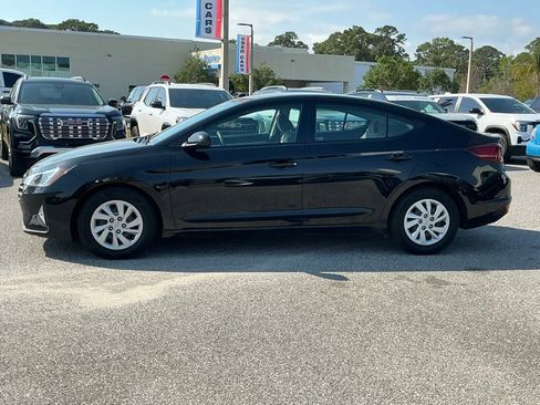 Used 2020 Hyundai Elantra SE image 3