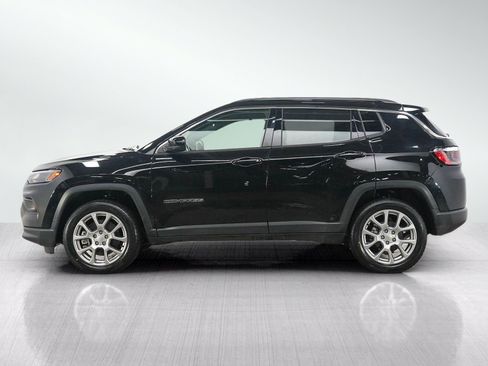 Used 2023 Jeep Compass Latitude AWD/4WD image 2