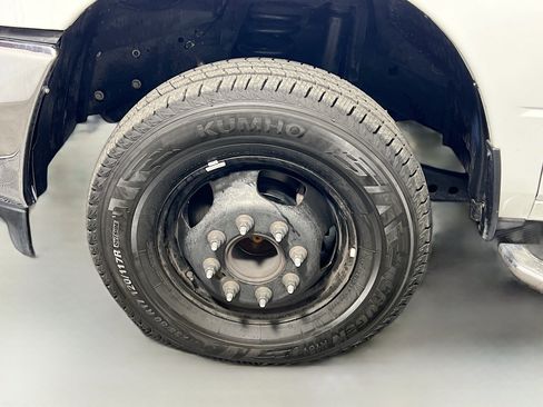 Used 2024 RAM 3500 Big Horn image 13