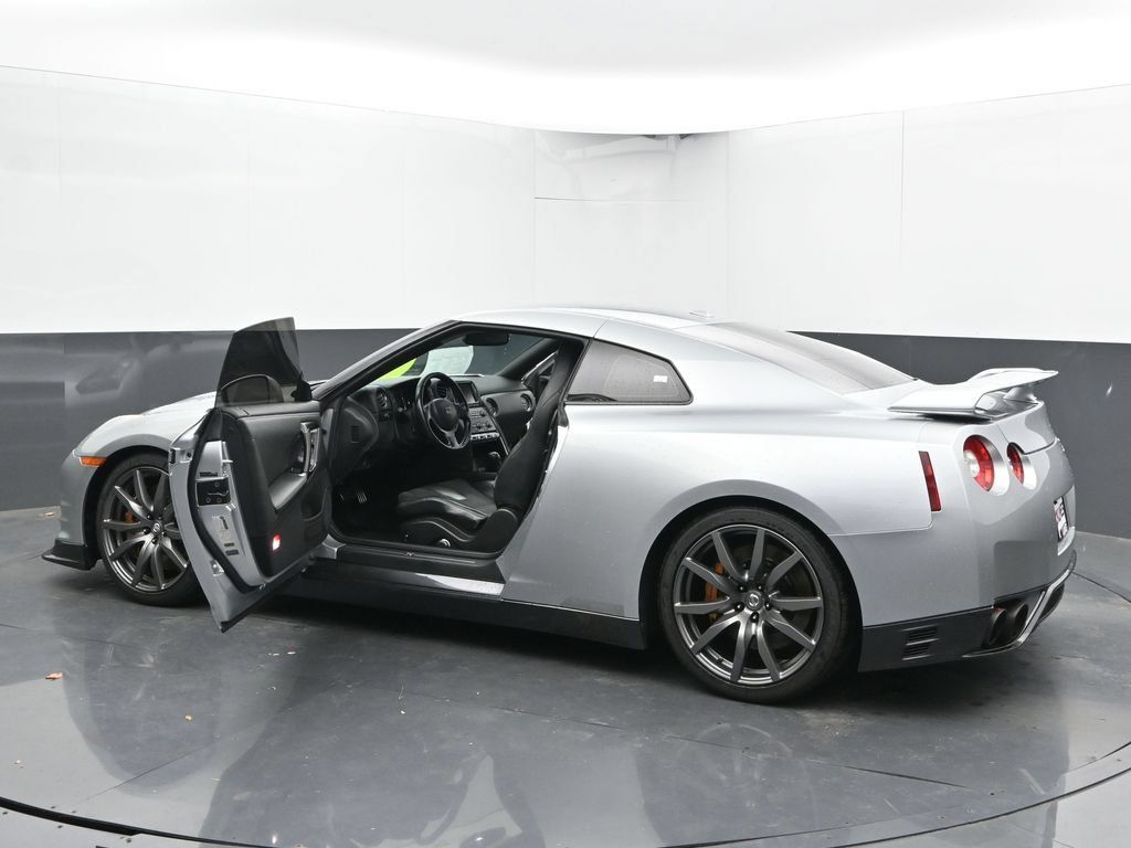 Used 2012 Nissan GT-R Premium AWD/4WD image 55