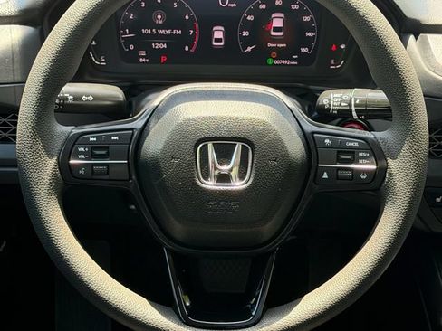 Used 2025 Honda Accord SE image 15