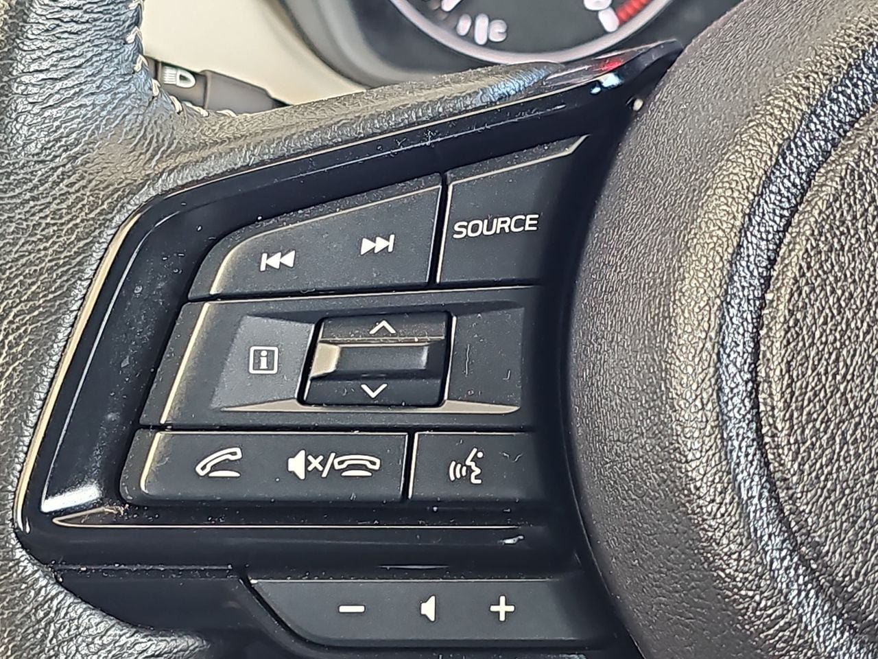 Certified 2025 Subaru Forester Premium AWD/4WD image 22