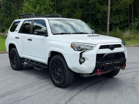 Used 2021 Toyota 4Runner Venture w/ Moonroof Package AWD/4WD image 3