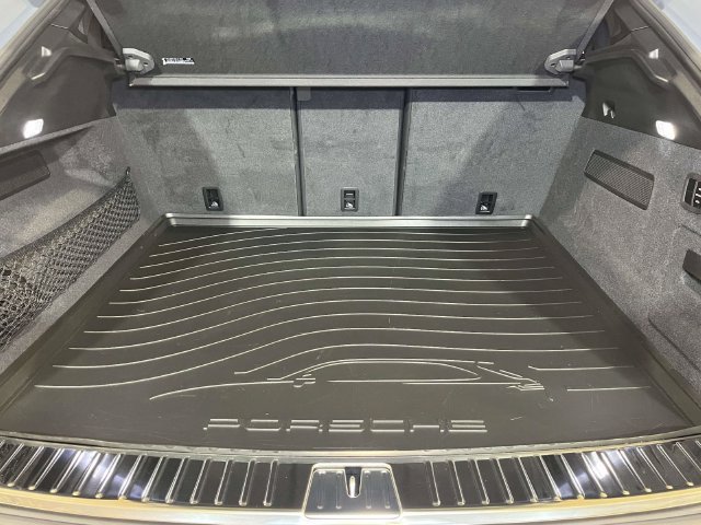 Certified 2025 Porsche Cayenne GTS AWD/4WD image 20