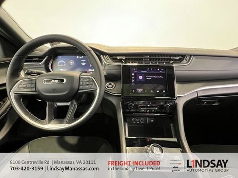 New 2025 Jeep Grand Cherokee Altitude image 17