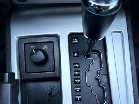 Used 2011 Dodge Nitro SXT image 18