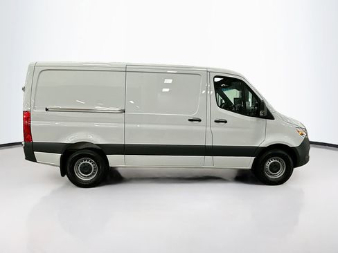 Used 2025 Mercedes-Benz Sprinter 2500 image 9