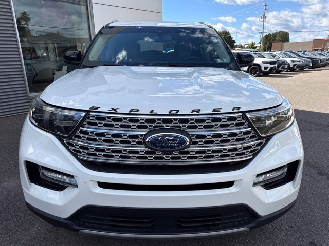 Used 2022 Ford Explorer Limited w/ Equipment Group 301A AWD/4WD image 3