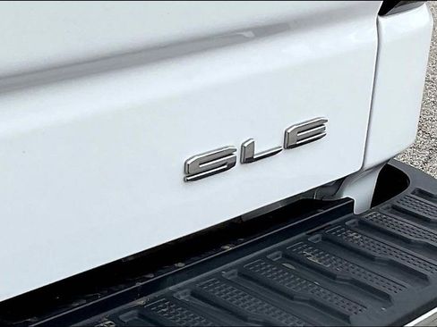 Used 2021 GMC Sierra 1500 SLE w/ Driver Alert Package II AWD/4WD image 34