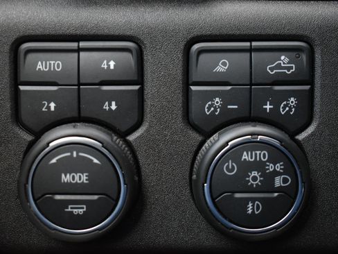 Used 2024 Chevrolet Silverado 1500 LTZ w/ LTZ Premium Package image 22