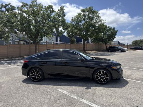 Used 2022 Honda Civic Sport Touring image 3