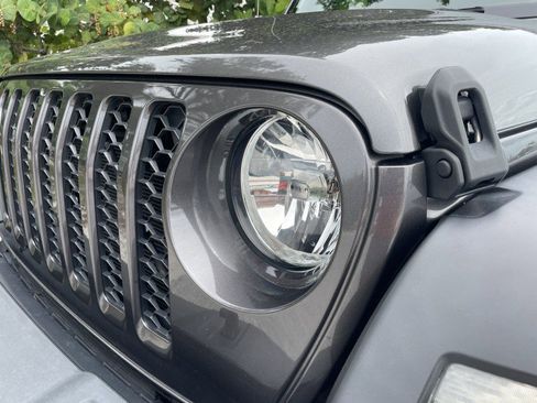 Used 2020 Jeep Gladiator Sport w/ Quick Order Package 24S image 31