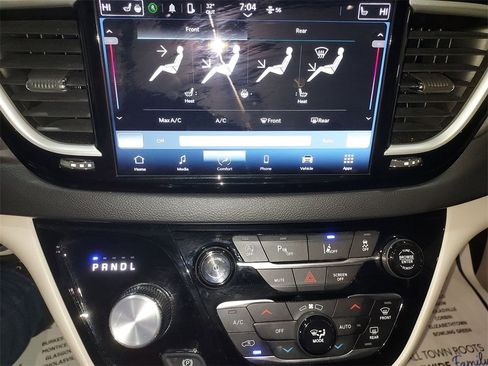 Used 2024 Chrysler Pacifica Touring-L image 24
